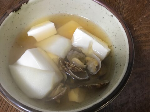 豆腐、アサリ、スープ